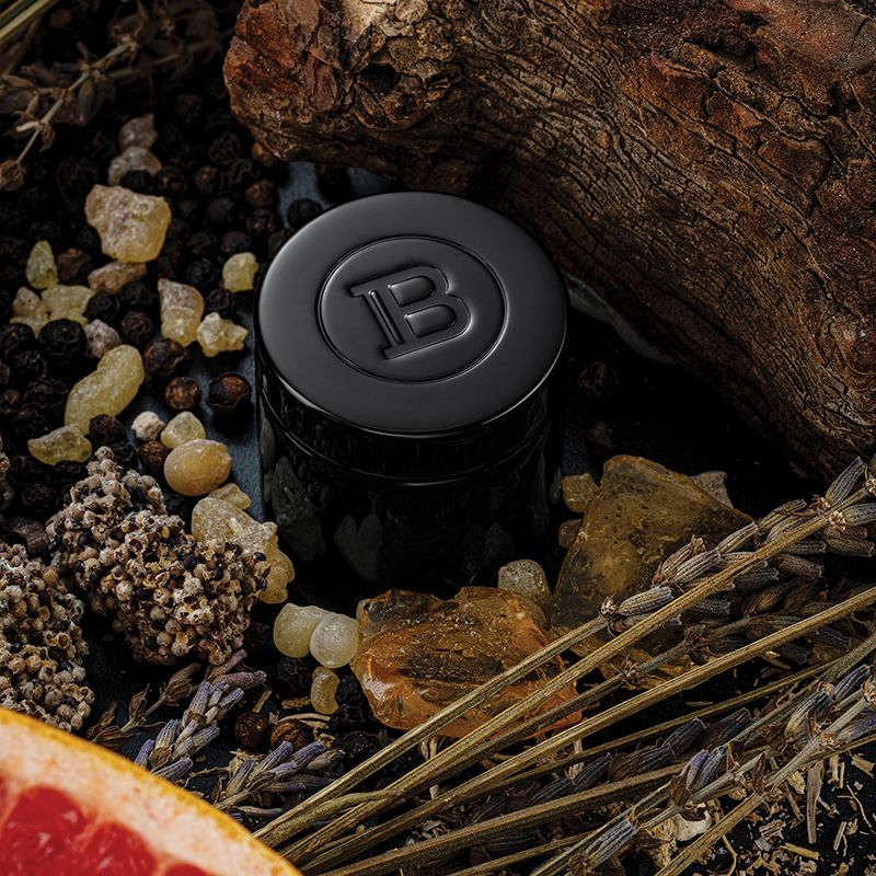 BalmainHair_BalmainHomme_HairPerfume_CS_M_S_HP_HOM_100_Mood_04_SOCIAL_800x800_3efe