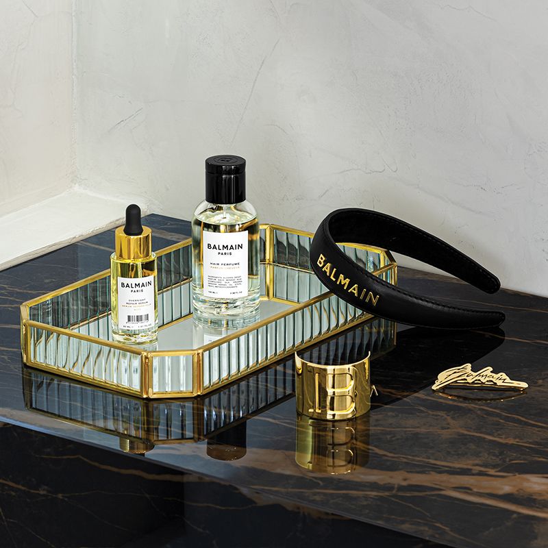 BalmainHair_Care_Styling_Accessories_FW21_Mood_01_SOCIAL_800x800_3f87