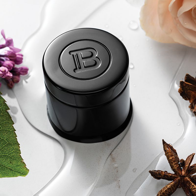 BalmainHair_Styling_HairPerfumeSignatureFragrance_Mood_03_CS_S_S_HP_SIG_SOCIAL__dcb0